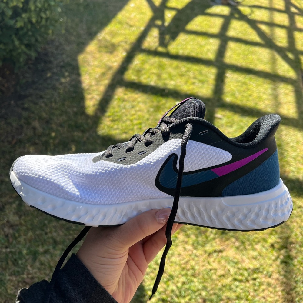 Nike Women's Revolution 5 Running Shoes - Size 9.5